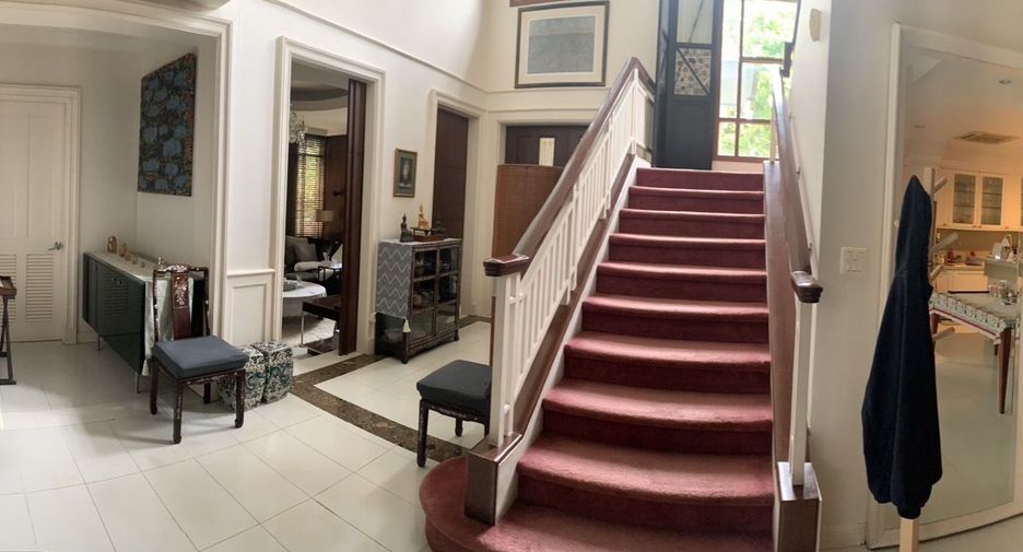 For sale 4 bedrooms house in Suan Luang, Bangkok