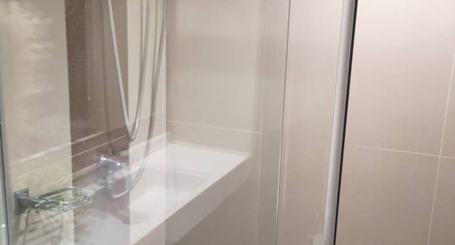 For rent 2 bedrooms condo in Phra Khanong, Bangkok