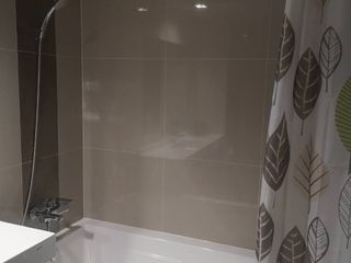 Аренда 2 спальни кондо в Пхра Кханонг, Бангкок