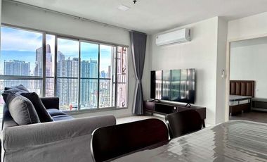 For rent 2 bedrooms condo in Huai Khwang, Bangkok