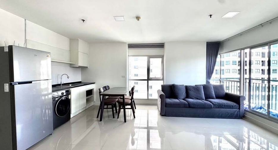 For rent 2 bedrooms condo in Huai Khwang, Bangkok