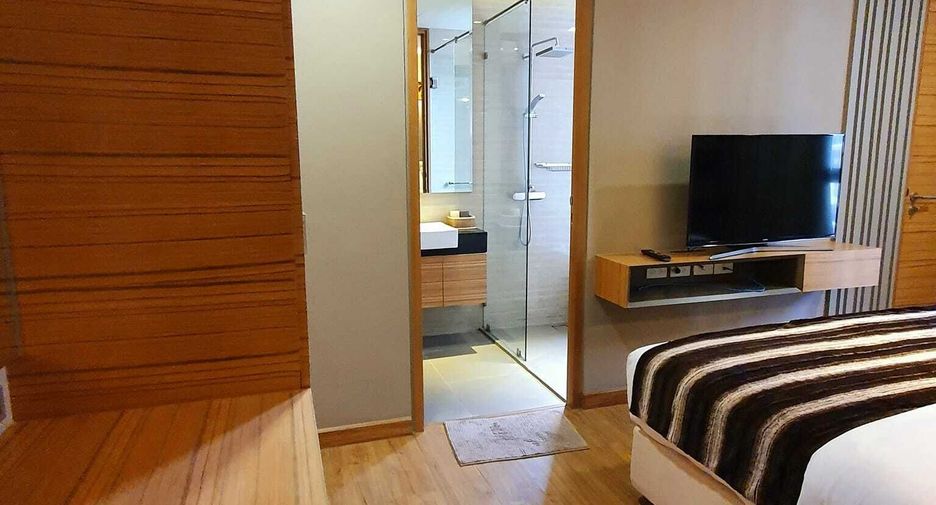 For rent 2 bedrooms condo in Khlong Toei, Bangkok