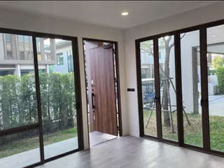 À vendre 4 chambres maison à Bang Kapi, Bangkok