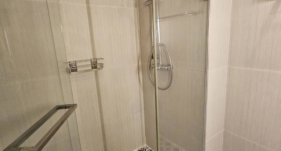 For sale 1 bed condo in Khlong Toei, Bangkok