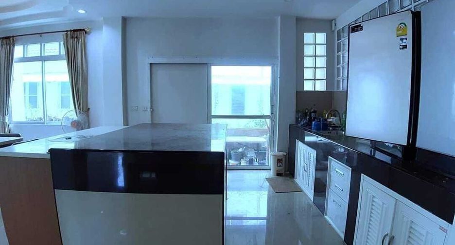 For sale 3 bedrooms house in Bang Bo, Samut Prakan