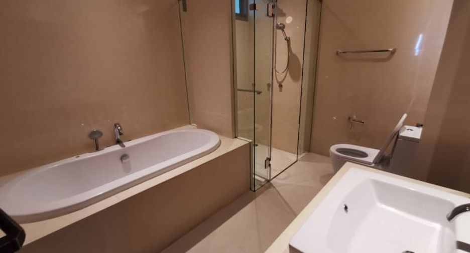 For sale and for rent 2 bedrooms condo in Khlong Toei, Bangkok
