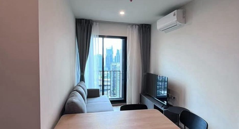 For rent 2 bedrooms condo in Huai Khwang, Bangkok