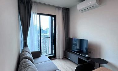 À louer 2 chambres condo à Huai Khwang, Bangkok