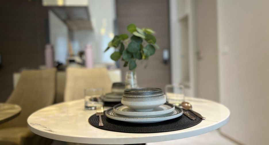 For rent 2 bedrooms condo in Khlong Toei, Bangkok