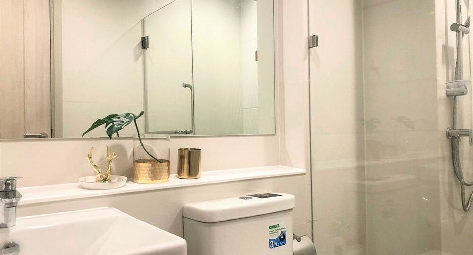 For rent studio condo in Pathum Wan, Bangkok