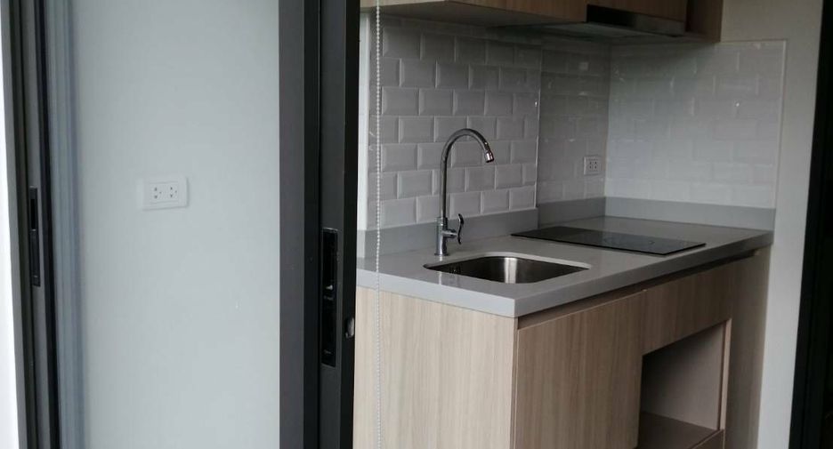 À vendre studio condo à Bang Na, Bangkok