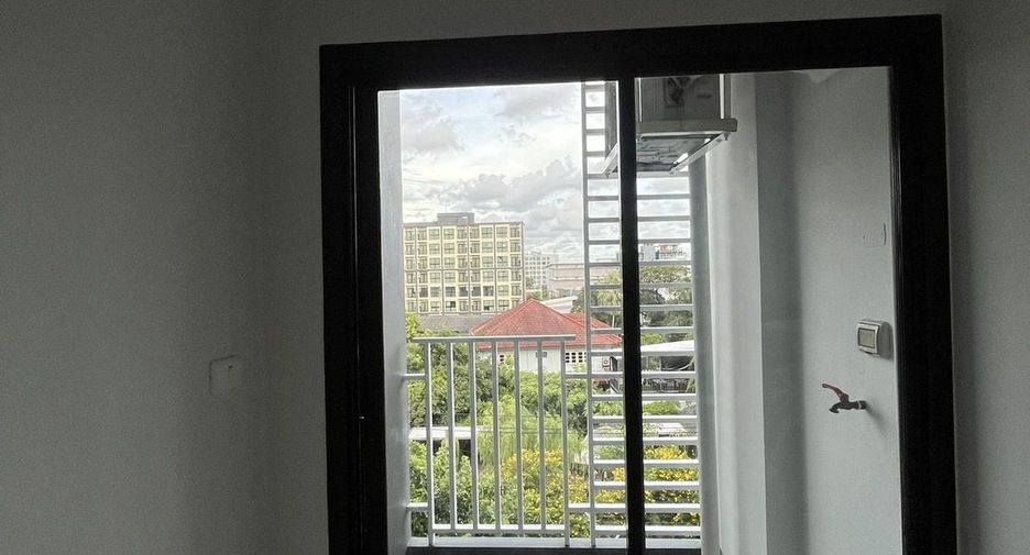 For sale 1 bed condo in Suan Luang, Bangkok