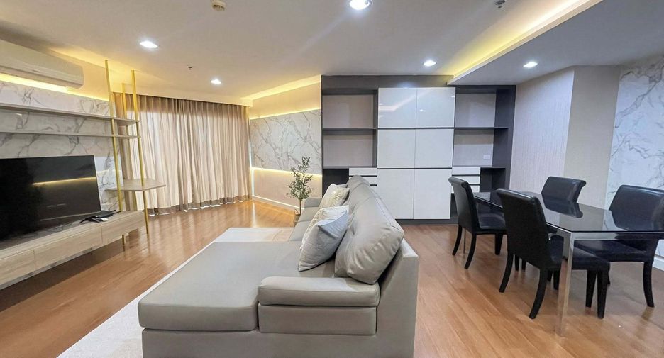 For rent 3 bedrooms condo in Huai Khwang, Bangkok