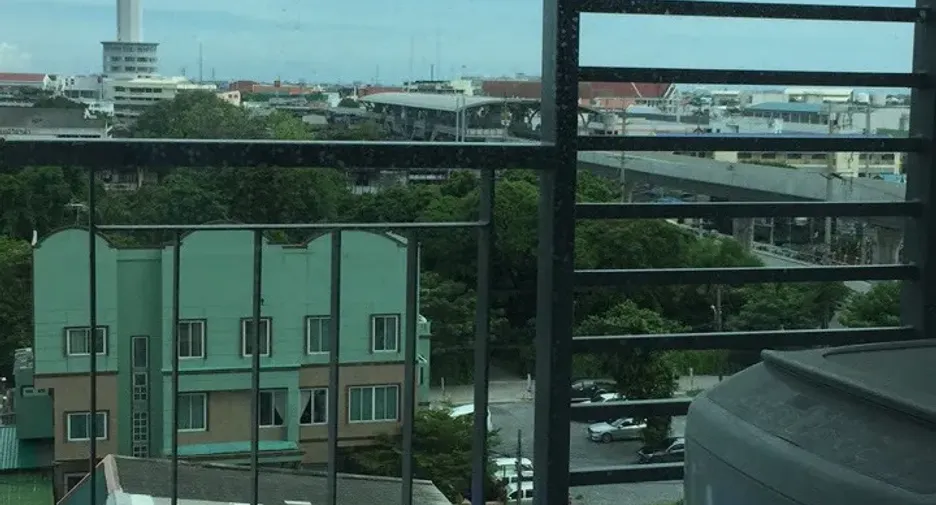 For sale 1 bed condo in Mueang Samut Prakan, Samut Prakan
