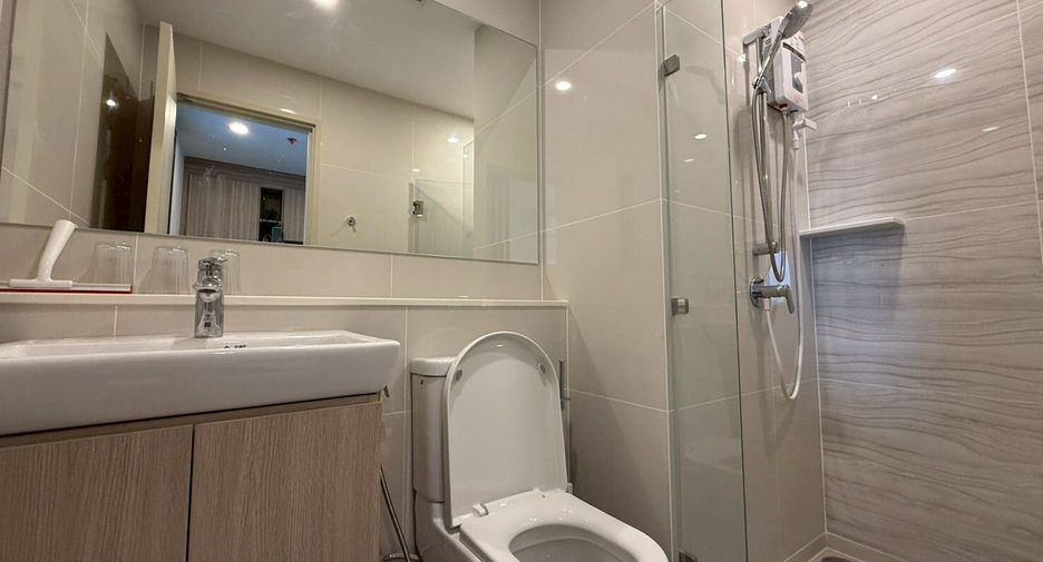 For rent studio condo in Khlong Toei, Bangkok
