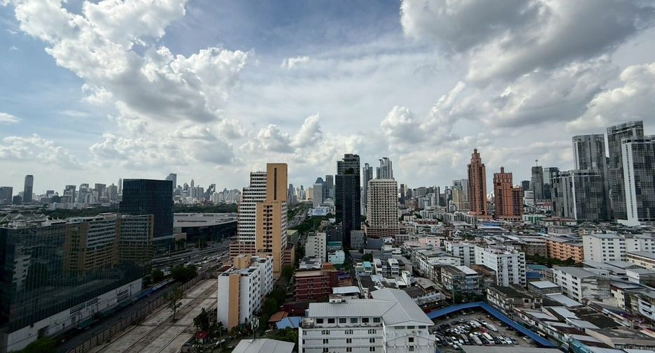 For rent studio condo in Khlong Toei, Bangkok