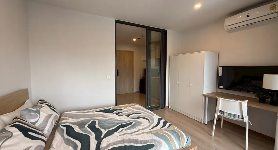 For rent studio condo in Khlong Toei, Bangkok