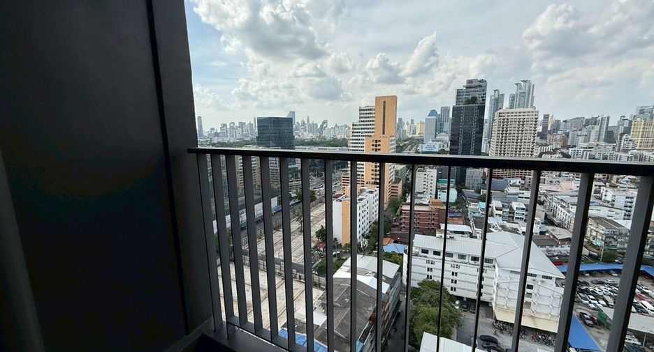 For rent studio condo in Khlong Toei, Bangkok