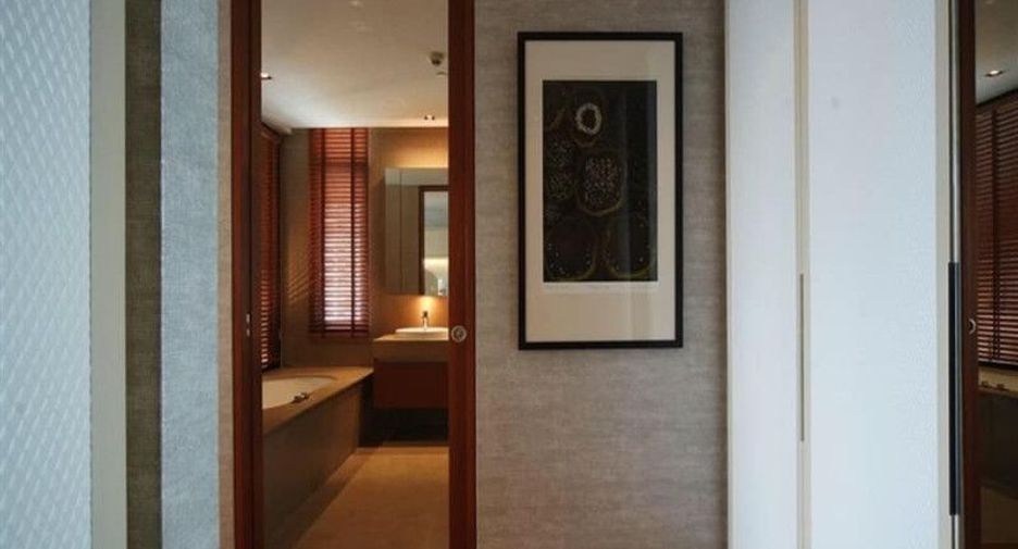 For rent 2 bedrooms condo in Sathon, Bangkok