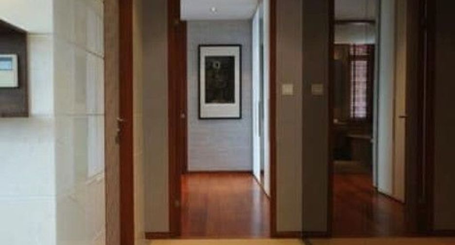 For rent 2 bedrooms condo in Sathon, Bangkok