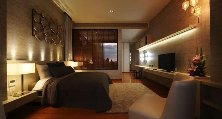 For rent 2 bedrooms condo in Sathon, Bangkok