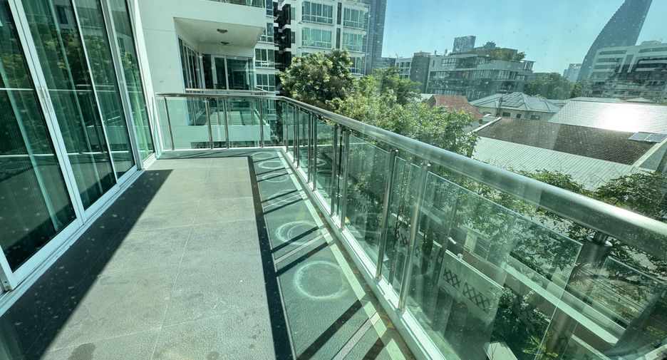 Condo en alquiler de 4 habitaciones en Khlong Toei, Bangkok