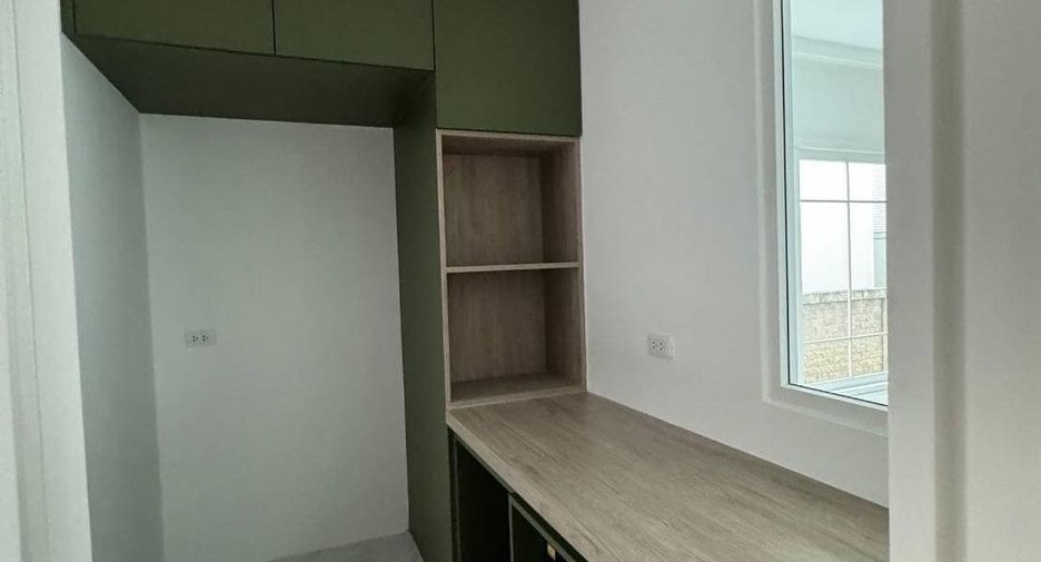 Haus zur Miete mit 4 Zimmer in Chom Thong, Bangkok