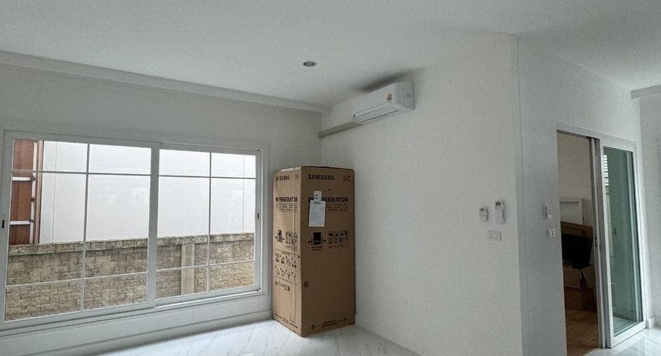 Haus zur Miete mit 4 Zimmer in Chom Thong, Bangkok