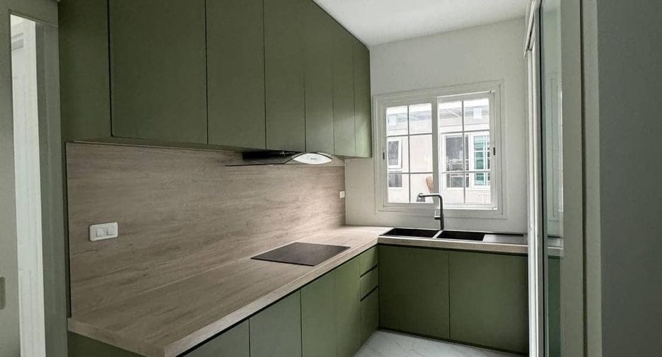 Haus zur Miete mit 4 Zimmer in Chom Thong, Bangkok