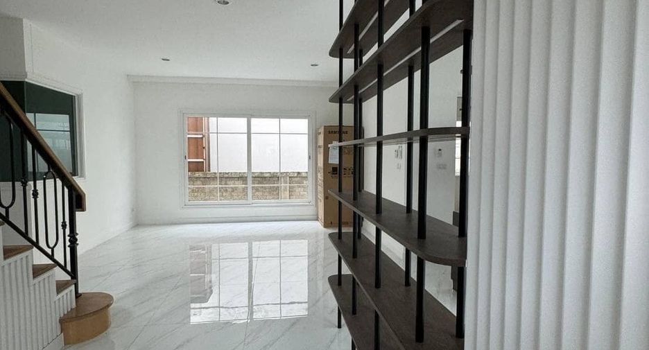 Haus zur Miete mit 4 Zimmer in Chom Thong, Bangkok