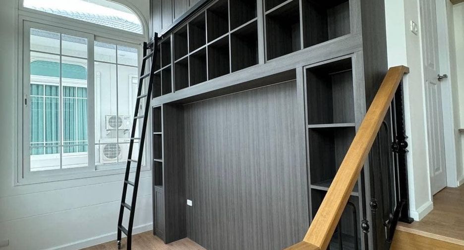 Haus zur Miete mit 4 Zimmer in Chom Thong, Bangkok