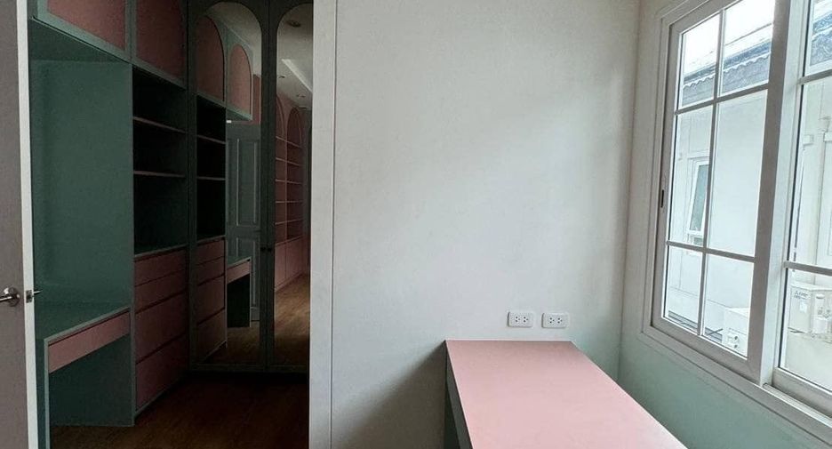Haus zur Miete mit 4 Zimmer in Chom Thong, Bangkok