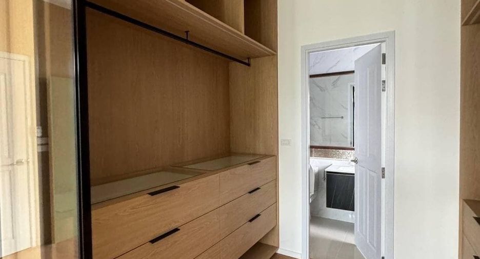 Haus zur Miete mit 4 Zimmer in Chom Thong, Bangkok