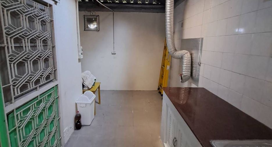 For sale 3 bedrooms townhouse in Khlong Sam Wa, Bangkok