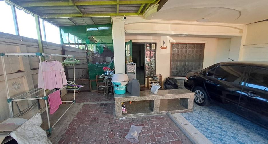 For sale 3 bedrooms townhouse in Khlong Sam Wa, Bangkok