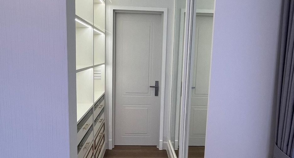 For rent 4 bedrooms house in Saphan Sung, Bangkok