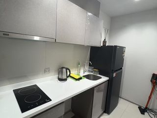 À louer 2 chambres condo à Huai Khwang, Bangkok