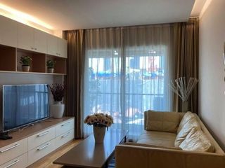 Аренда 3 спальни кондо в Пхра Кханонг, Бангкок