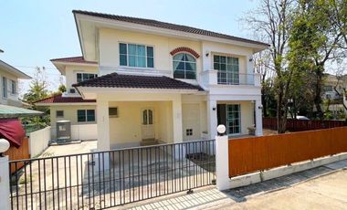 Casa en venta de 3 habitaciones en Lat Krabang, Bangkok