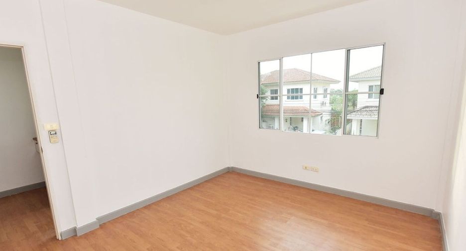 Casa en venta de 3 habitaciones en Lat Krabang, Bangkok
