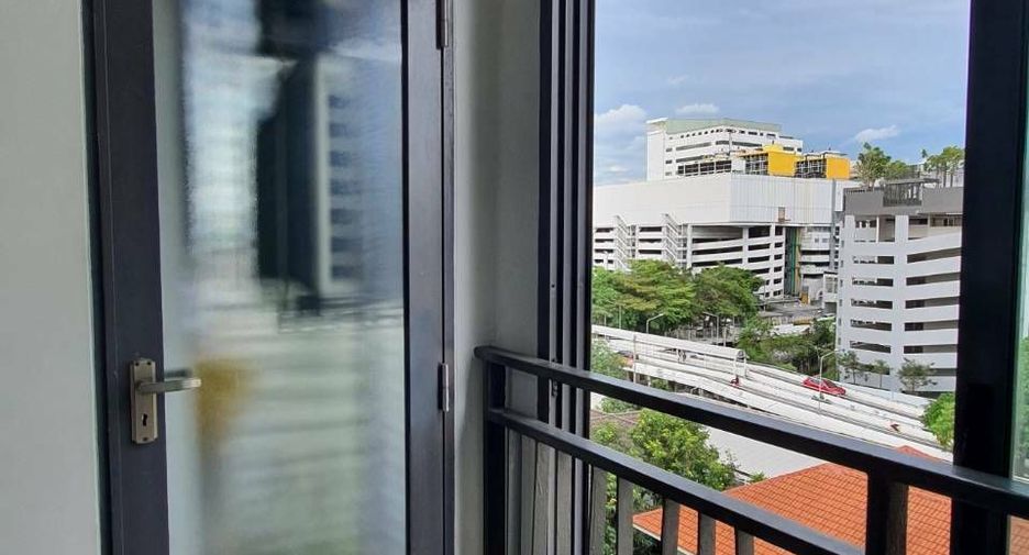 For sale 1 bed condo in Bang Kapi, Bangkok