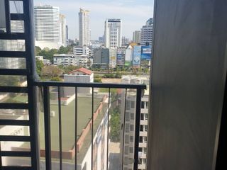 À louer 1 chambre condo à Huai Khwang, Bangkok