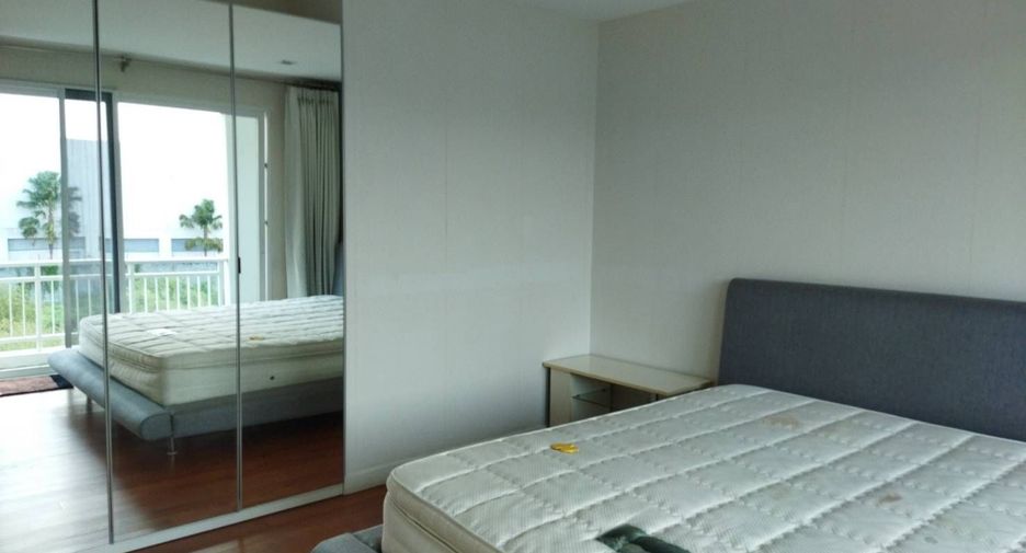 For sale 3 bedrooms townhouse in Wang Thonglang, Bangkok