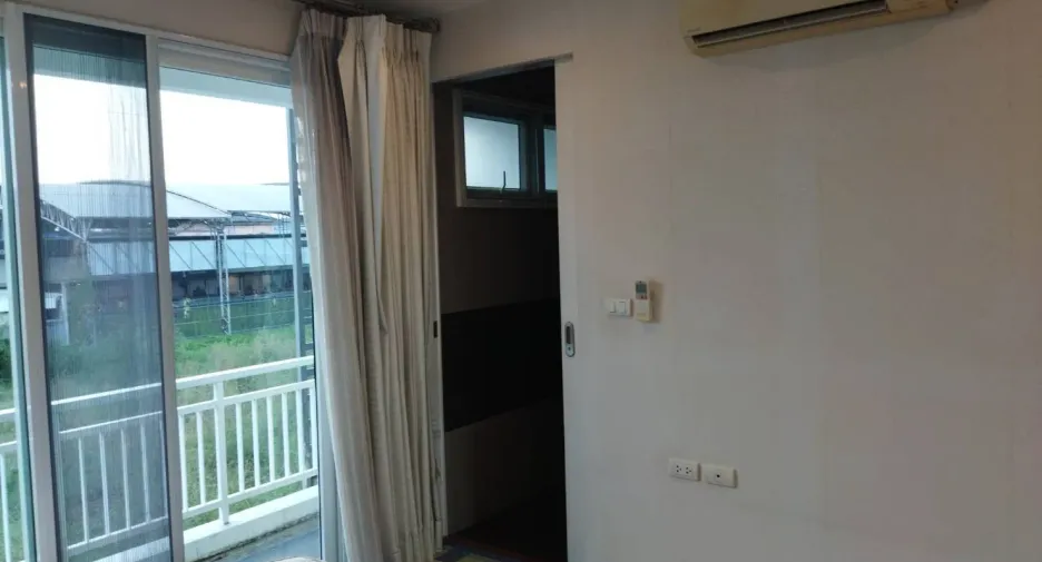 For sale 3 bedrooms townhouse in Wang Thonglang, Bangkok