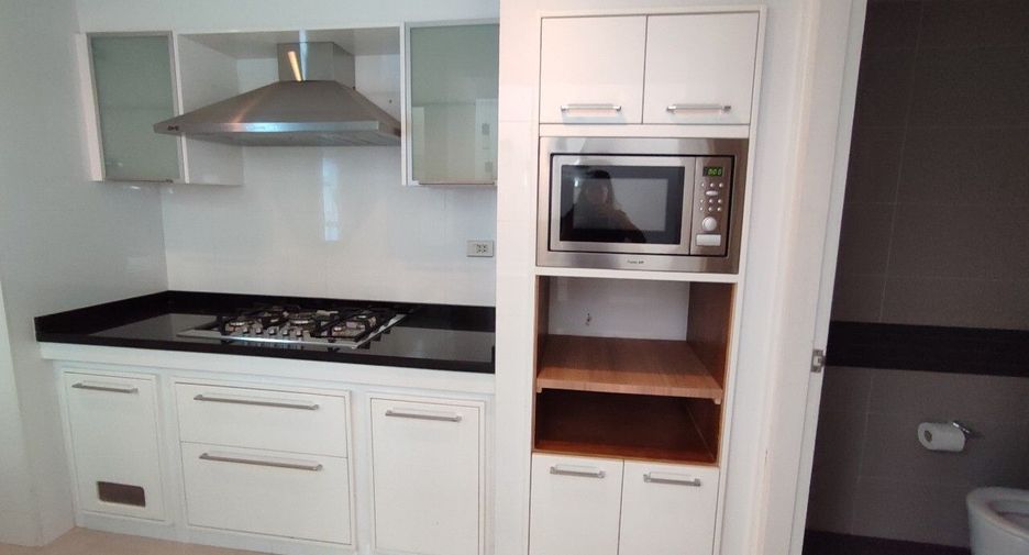 For sale 3 bedrooms townhouse in Wang Thonglang, Bangkok