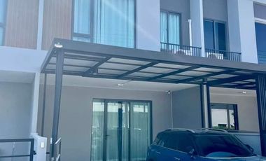出租 3 卧室 联排别墅 在 Bang Phli, Samut Prakan