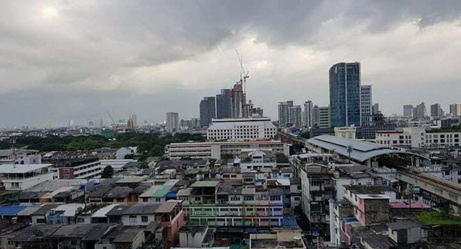 For sale and for rent studio condo in Phra Khanong, Bangkok
