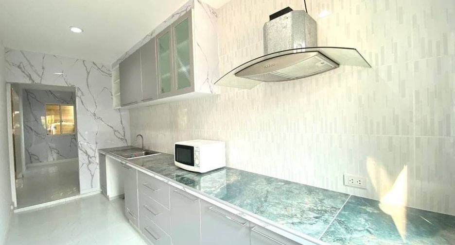 For rent and for sale 5 bedrooms house in Suan Luang, Bangkok