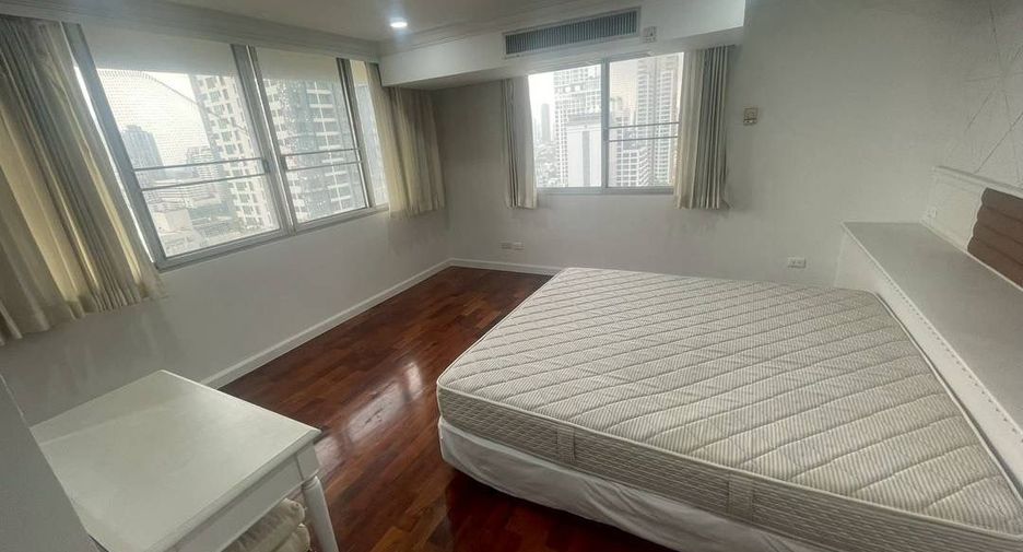 For sale 3 bedrooms condo in Watthana, Bangkok