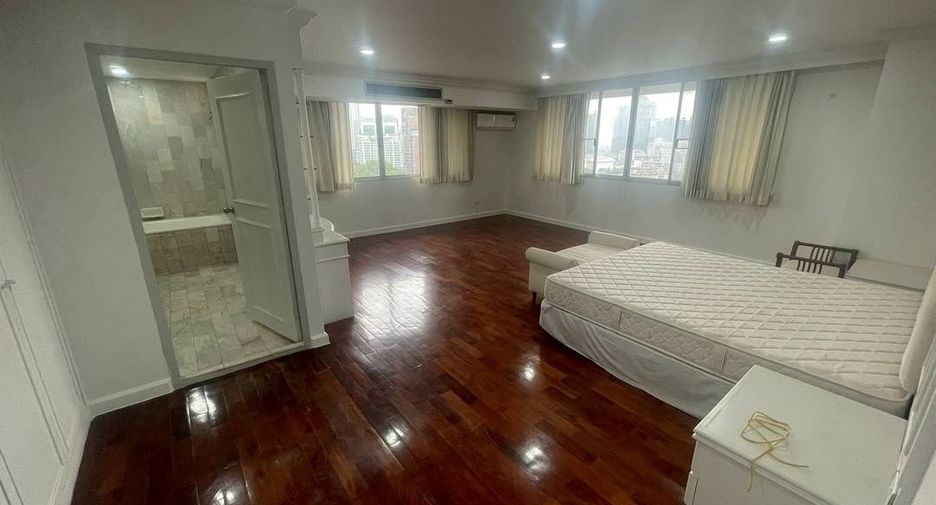 For sale 3 bedrooms condo in Watthana, Bangkok